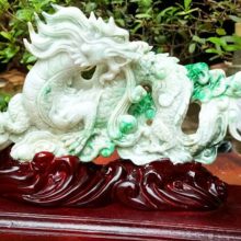 Tượng rồng đá phong thuỷ bằng ngọc jade